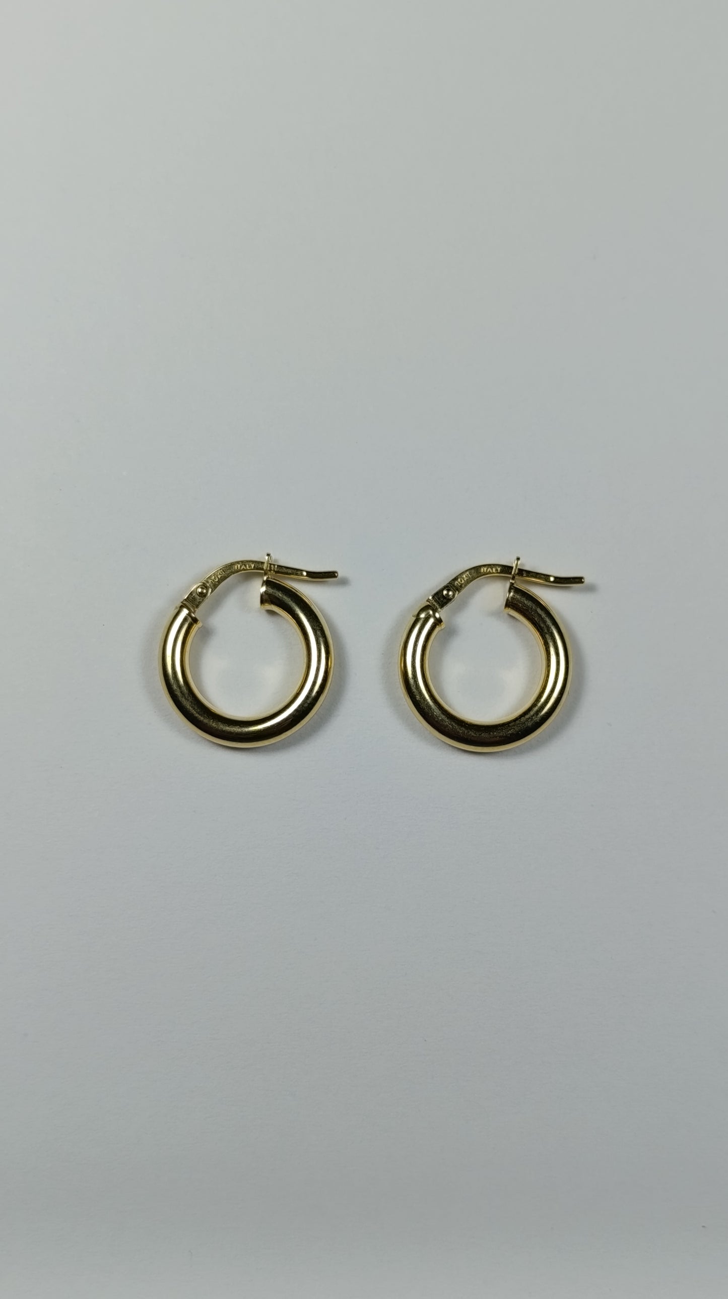Aretes Argolla Oro Lisa 1.5x1.5 cm 2505 Are 929