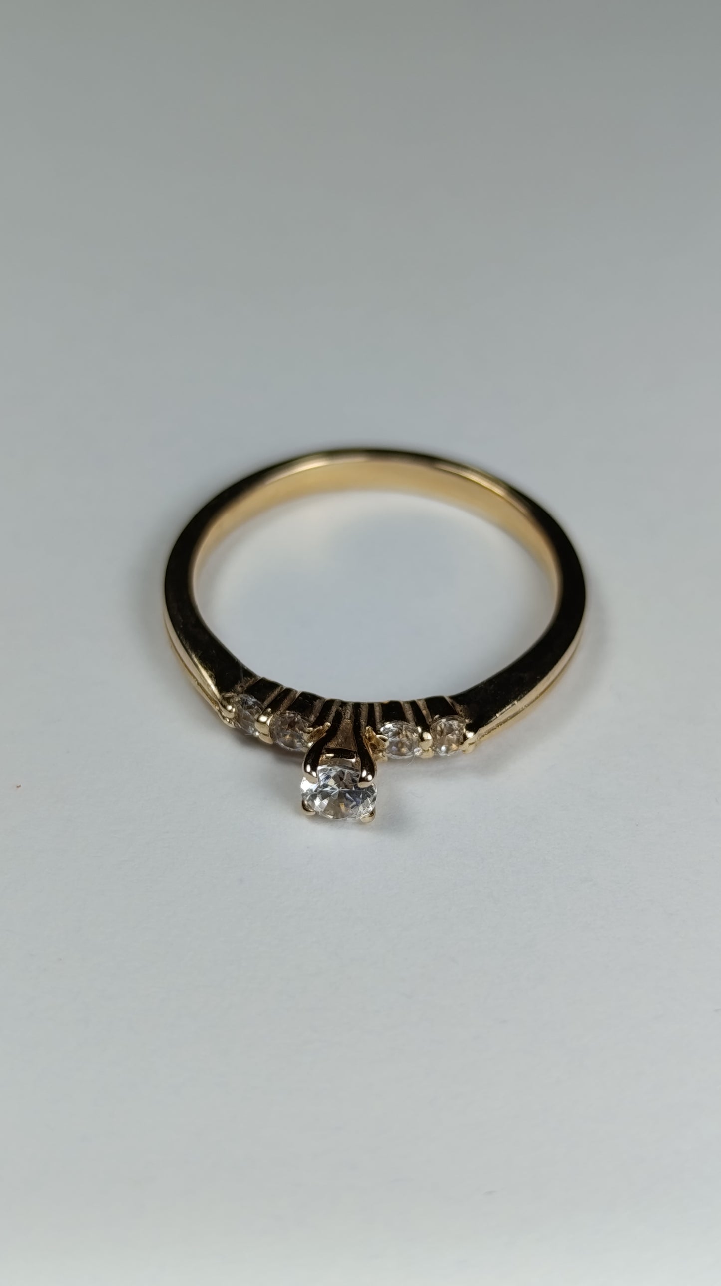 Anillo de oro chispas blancas 8sz 2507 Ani 933