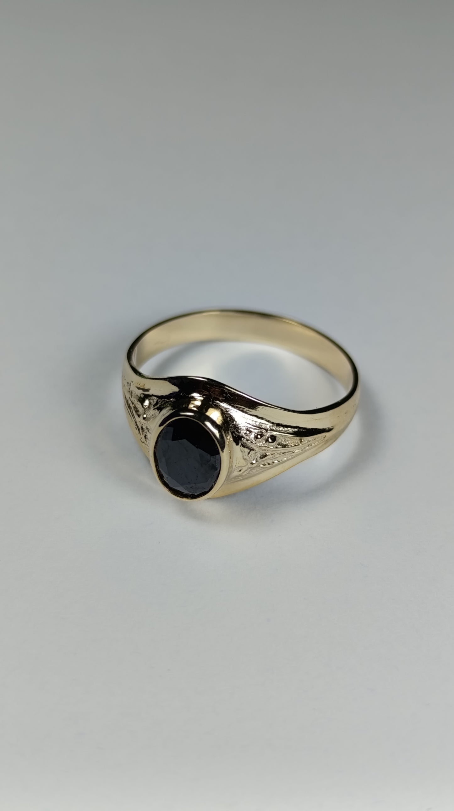 Anillo de oro chispa negra 9.5sz 2507 Ani 970