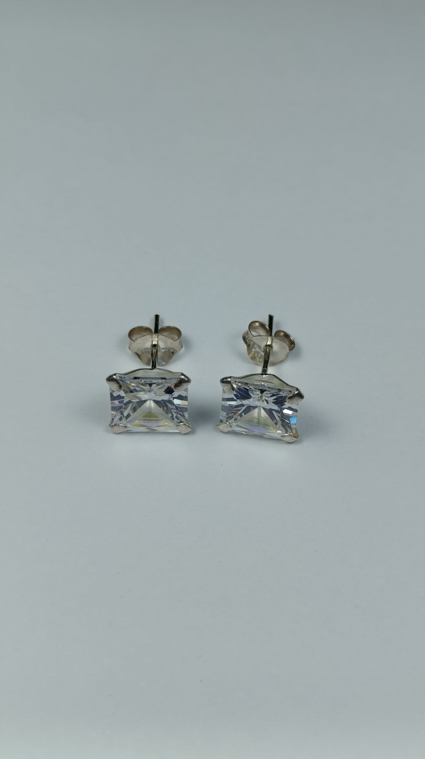 Aretes Plata Chispa Blanca Cuadrada Are 413