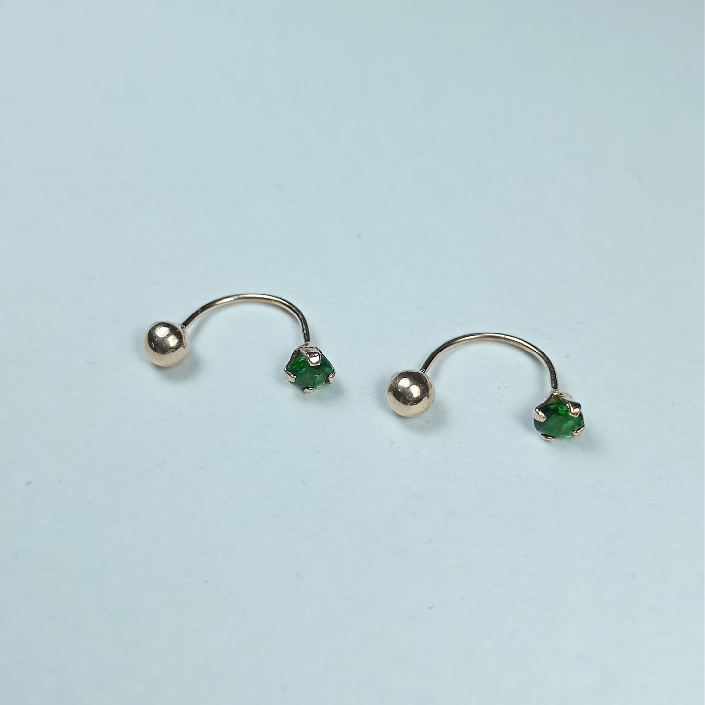 Aretes Oro tipo U Chispa Verde Are 901