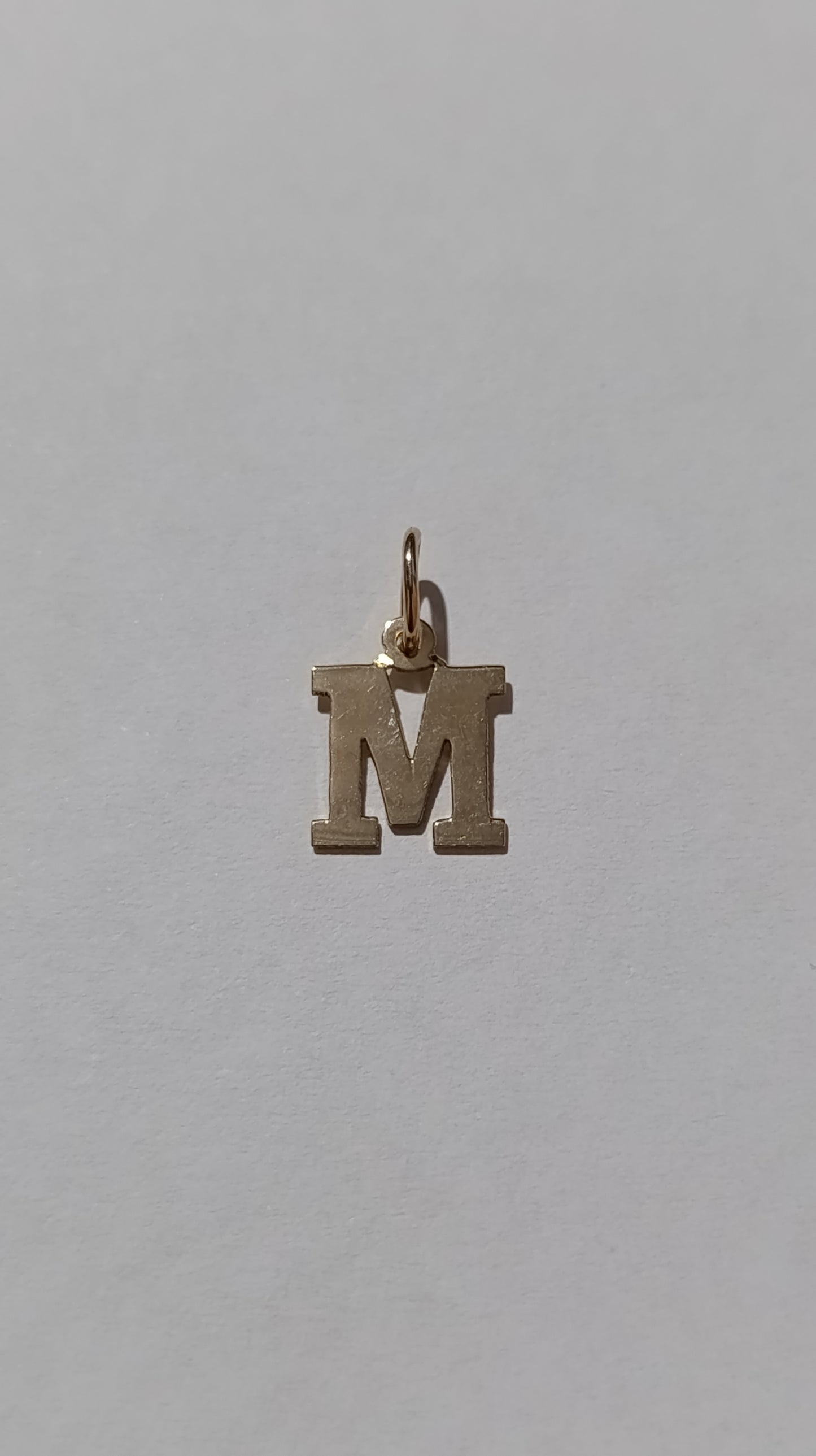 Dije Oro Letra M 1.5x1 cm 2607 Dij911