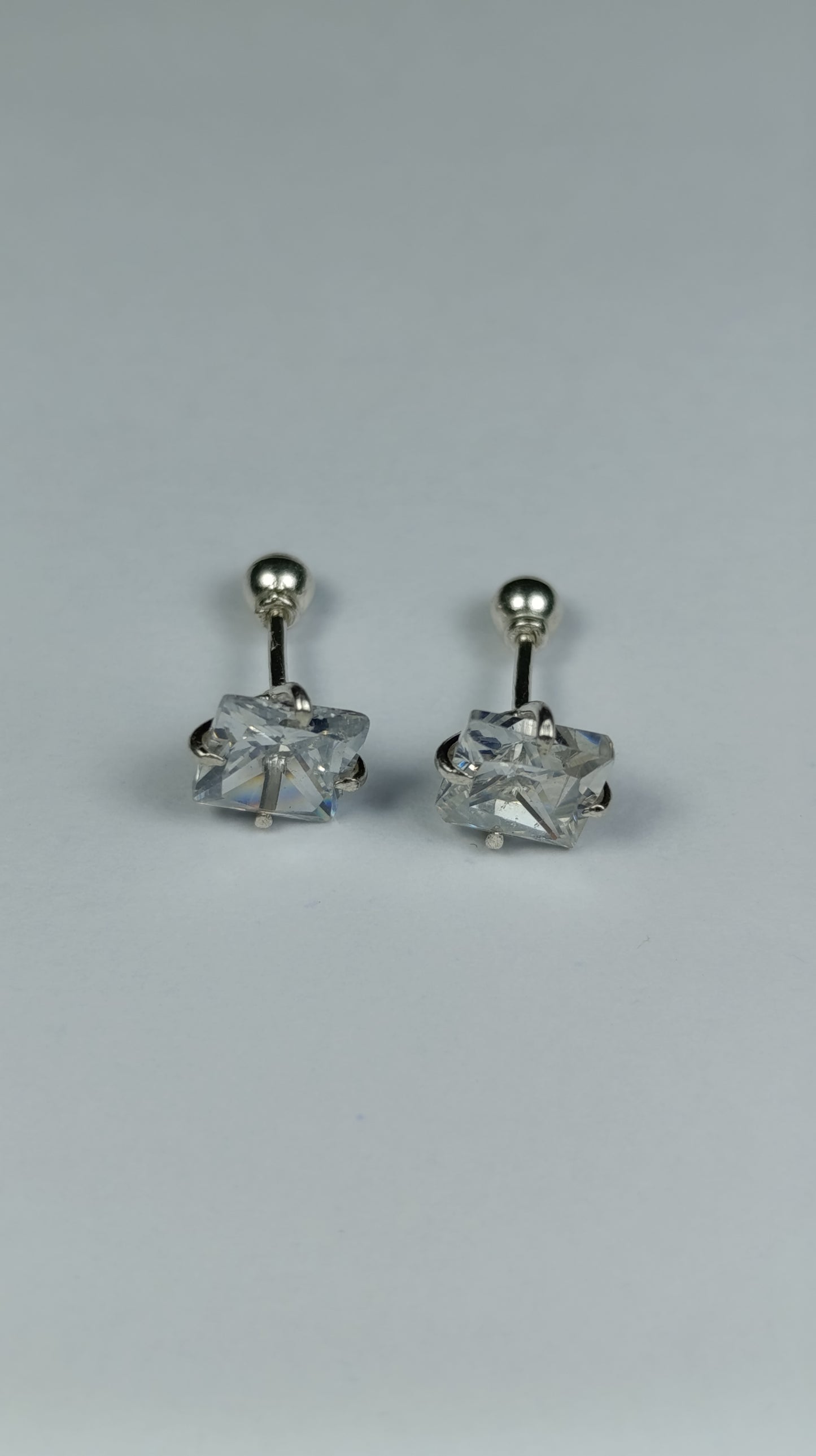 Aretes Plata Chispa Blanca Cuadrada Are 444